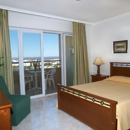 Apartmanhotel Jardins Da Rocha 3*