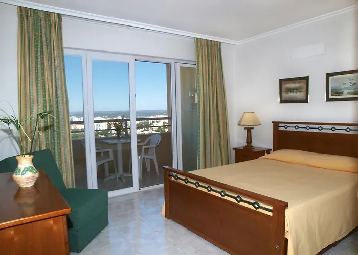 Aparthotel Jardins Da Rocha 3*