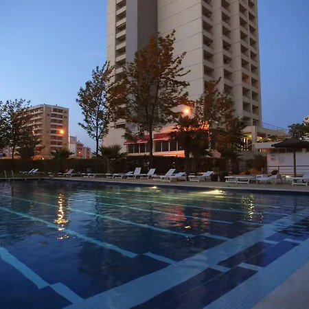 アパートホテル アパルタメントス ジャルジンス ダ ロシャ ポルティマン